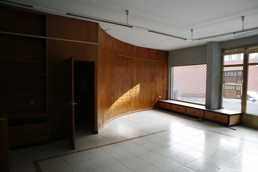 Local en Benavente en venta - Foto del interior - Imagen 2 de 10