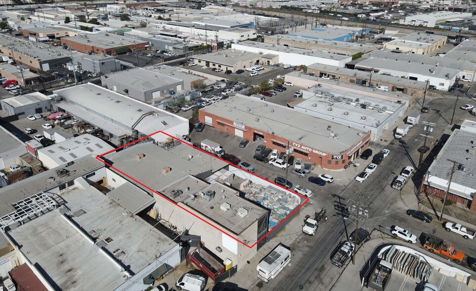 7325 Atoll Ave, North Hollywood, CA en venta - Foto del edificio - Imagen 2 de 55