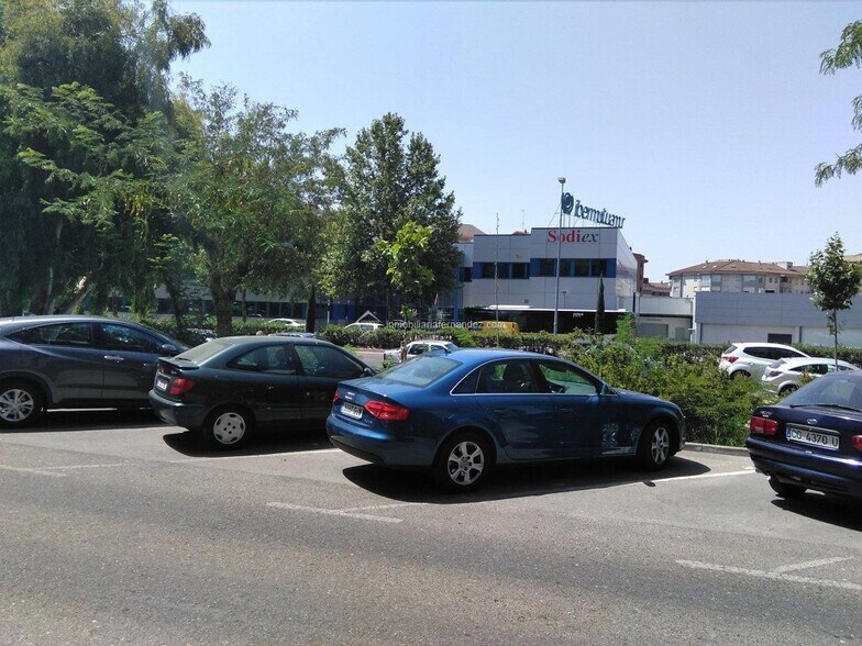 Local en Cáceres, Cáceres en alquiler - Foto del edificio - Imagen 1 de 8