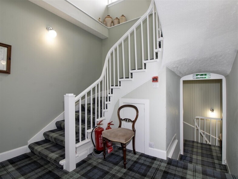 Self-Catering Premises With Flat & Licensed Function Suite, Beauly en venta - Foto del edificio - Imagen 3 de 22