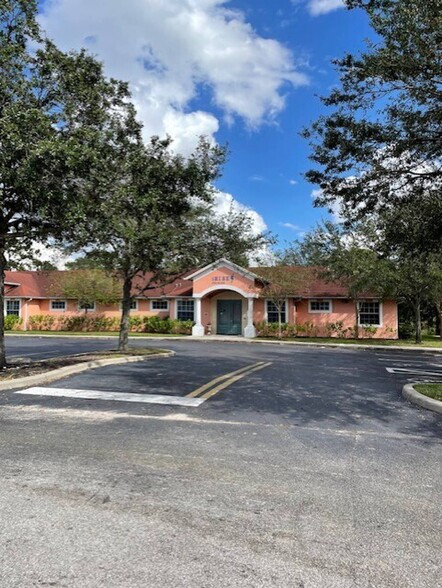 733 S Goldenrod Rd, Orlando, FL en alquiler - Foto del edificio - Imagen 2 de 14