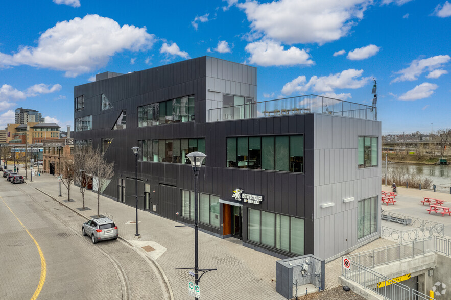 632 Confluence Way SE, Calgary, AB en alquiler - Foto del edificio - Imagen 2 de 7