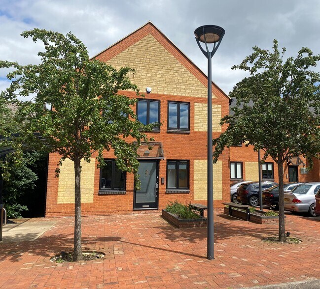 3-7 Canon Harnett Ct, Milton Keynes en alquiler - Foto del edificio - Imagen 1 de 2