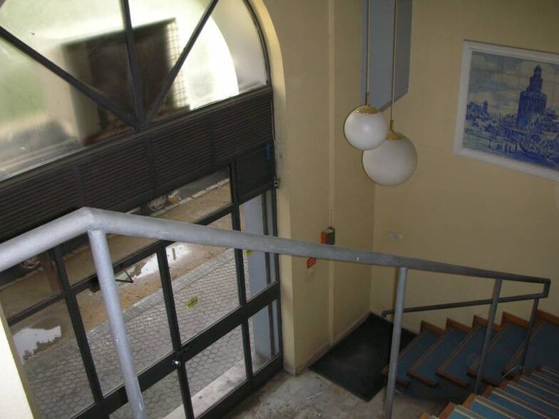 Calle Amador de los Ríos, Sevilla, Sevilla en venta - Vestíbulo - Imagen 2 de 7