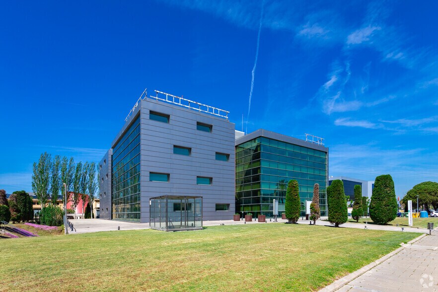 Carrer de la Garrotxa, 2, El Prat de Llobregat, Barcelona en alquiler - Foto del edificio - Imagen 2 de 4