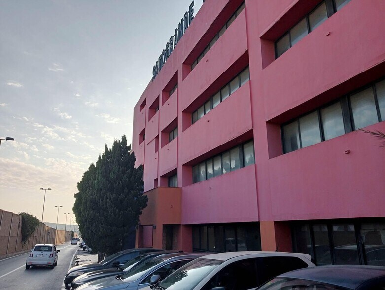 en San Roque, Cádiz en venta - Foto del edificio - Imagen 3 de 27