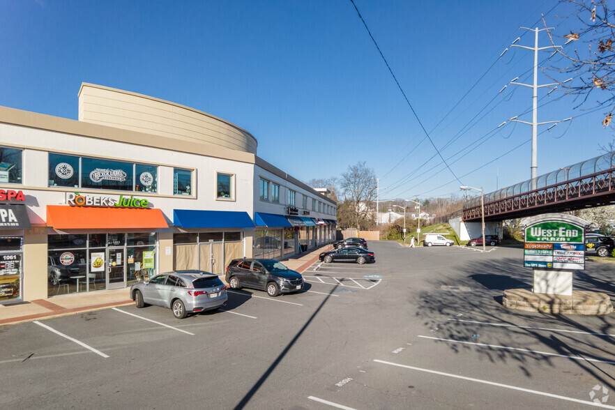 1051-1083 W Broad St, Falls Church, VA en alquiler - Foto del edificio - Imagen 2 de 13