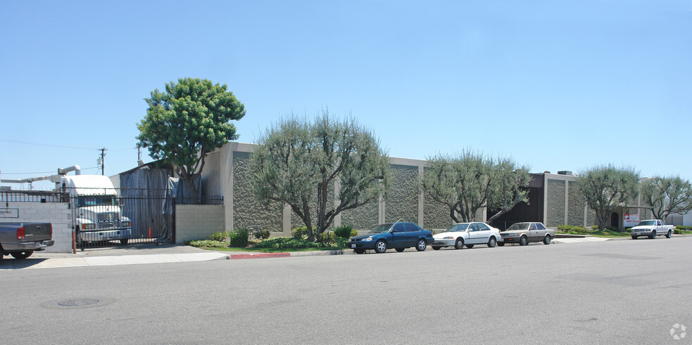 7310 Adams St, Paramount, CA en alquiler - Foto del edificio - Imagen 2 de 3