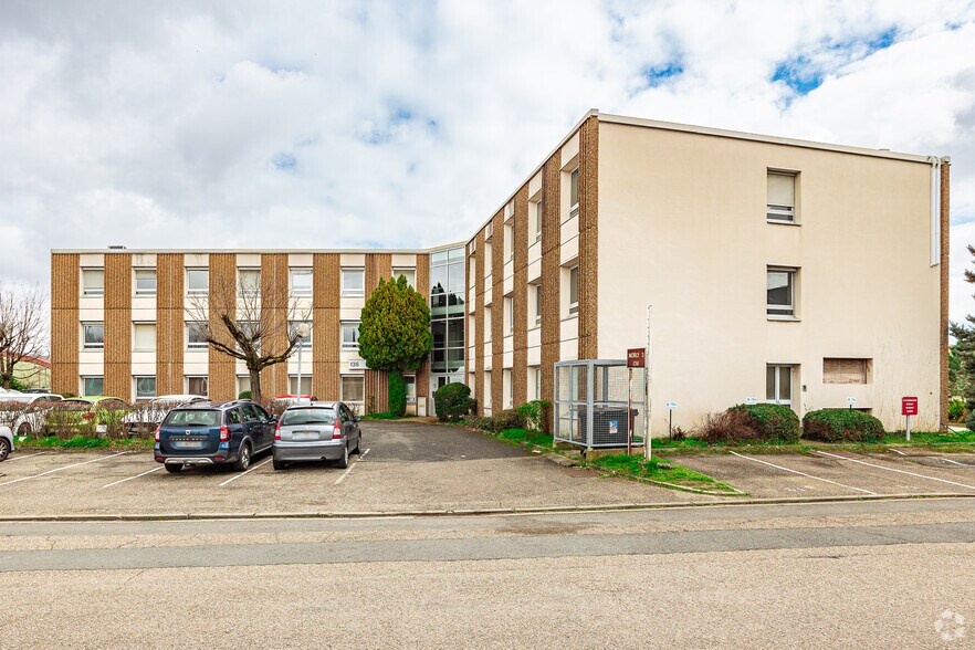 136 Chemin Du Moulin Carron, Écully en alquiler - Foto del edificio - Imagen 2 de 16