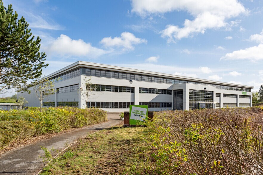 Willow Dr, Nottingham en venta - Foto del edificio - Imagen 3 de 6