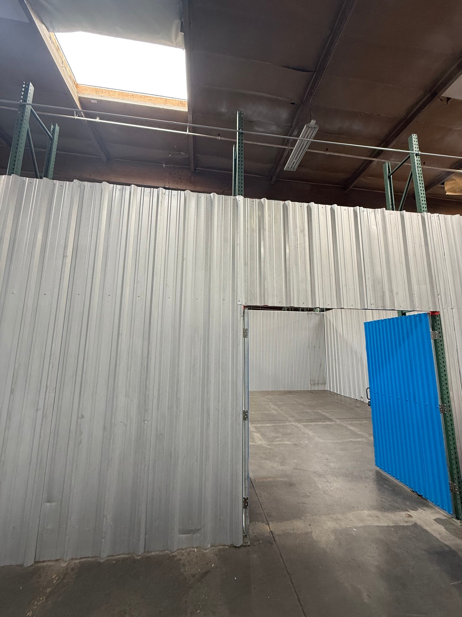 151-153 W Rosecrans Ave, Gardena, CA en alquiler Foto del interior- Imagen 1 de 3