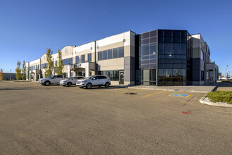 11870 88th Ave, Fort Saskatchewan, AB en alquiler Foto del edificio- Imagen 2 de 4