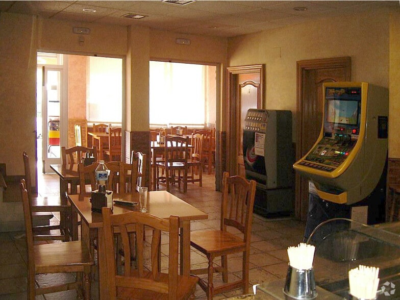 Local en Ávila, Ávila en venta - Foto del edificio - Imagen 2 de 17