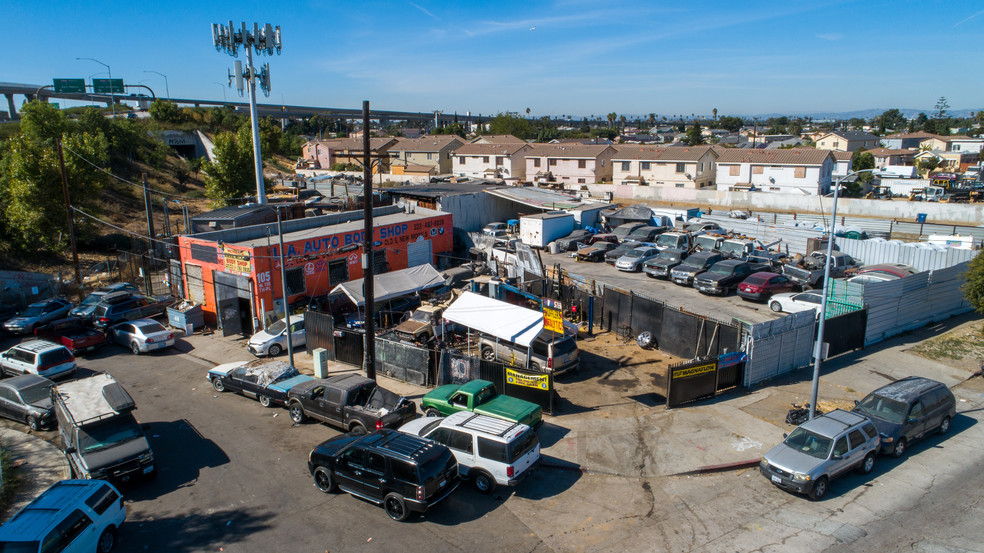 105 W 116th Pl, Los Angeles, CA en venta - Foto del edificio - Imagen 1 de 10