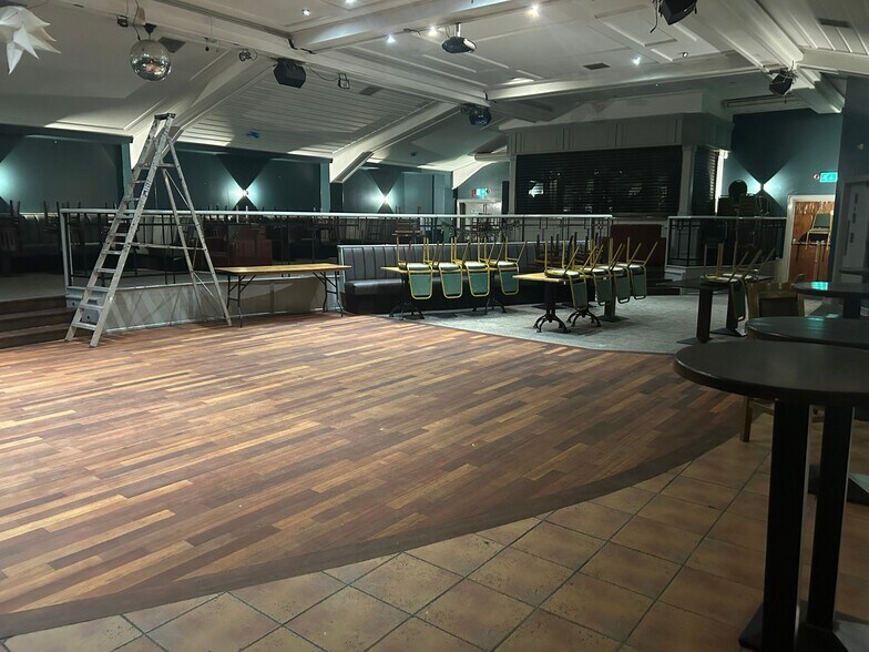 18-22 Ardoyne Av, Belfast en alquiler - Foto del edificio - Imagen 3 de 8