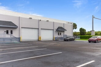 7950-7966 NW 14th St, Miami, FL en alquiler Foto del interior- Imagen 1 de 2