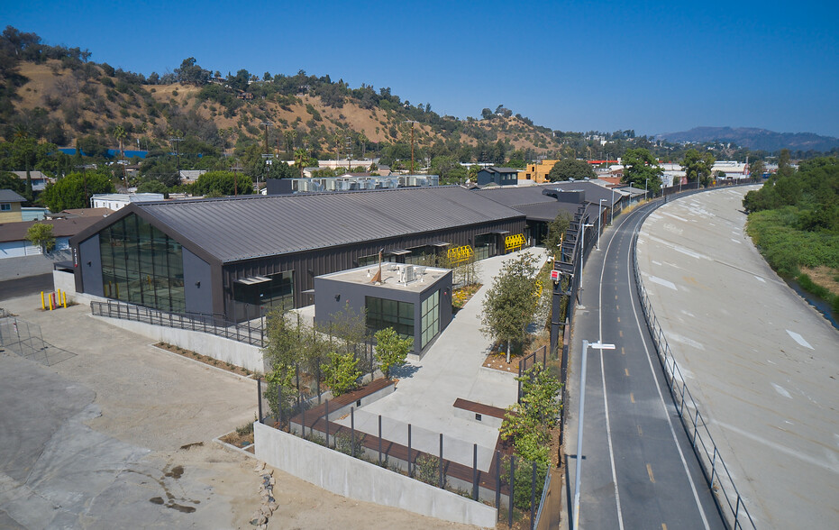 2427-2433 Birkdale St, Los Angeles, CA en alquiler - Foto del edificio - Imagen 3 de 9