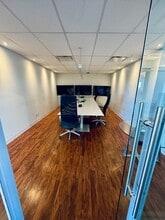 2-14 Boul Désaulniers, Saint-lambert, QC en alquiler Foto del interior- Imagen 2 de 7