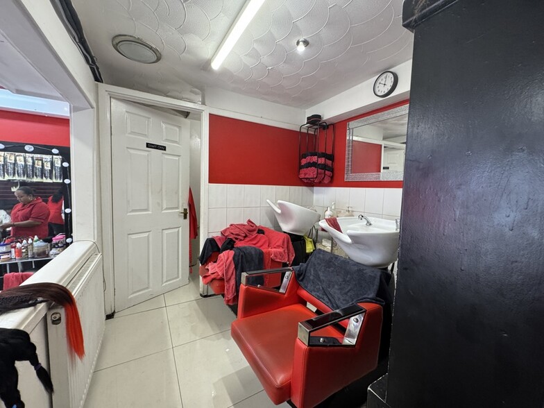 6B Dunstable Rd, Luton en venta - Foto del interior - Imagen 3 de 4