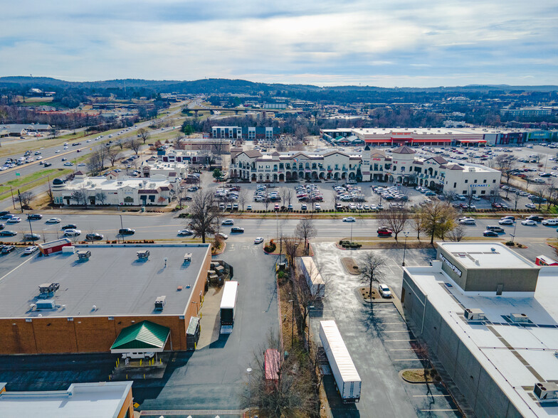 745 E Joyce Blvd, Fayetteville, AR en alquiler - Foto del edificio - Imagen 3 de 6