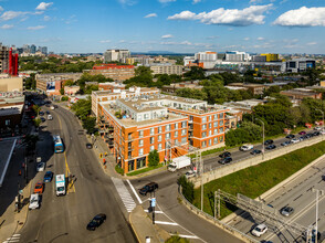 5350-5380 Rue Sherbrooke O, Montréal, QC - VISTA AÉREA  vista de mapa