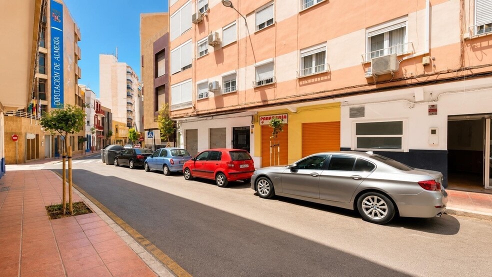 Alfareros, 29, Almería, Almería en venta - Foto principal - Imagen 1 de 16