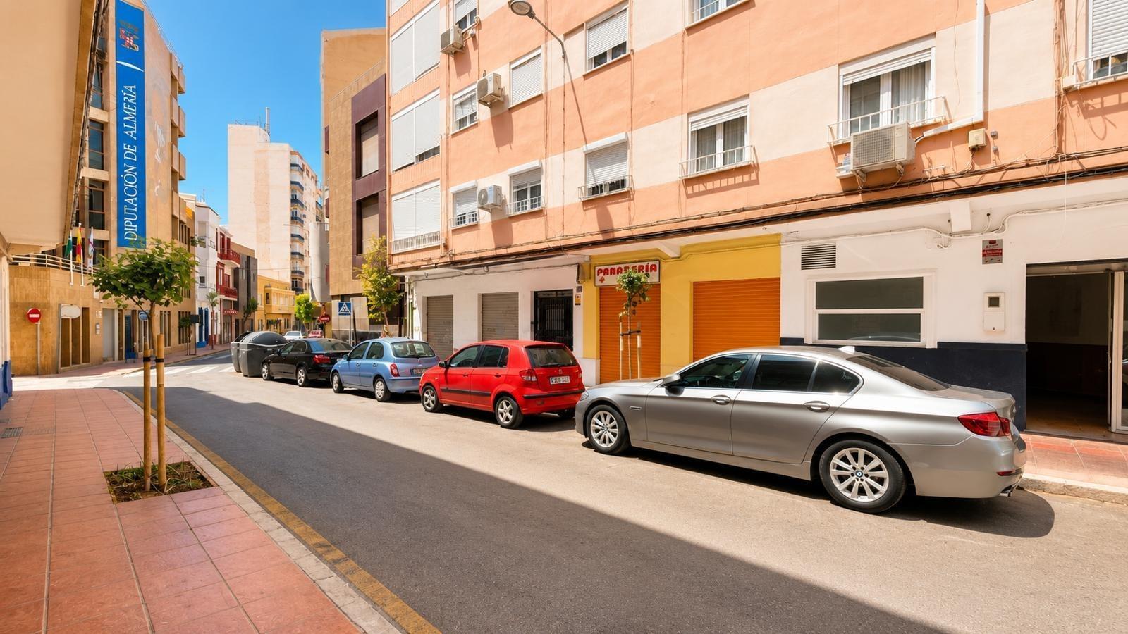 Alfareros, 29, Almería, Almería en venta Foto principal- Imagen 1 de 17