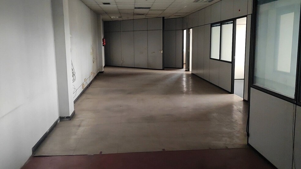 Calle San Máximo, 31, Madrid, Madrid en alquiler - Vídeo de anuncio comercial - Imagen 2 de 6