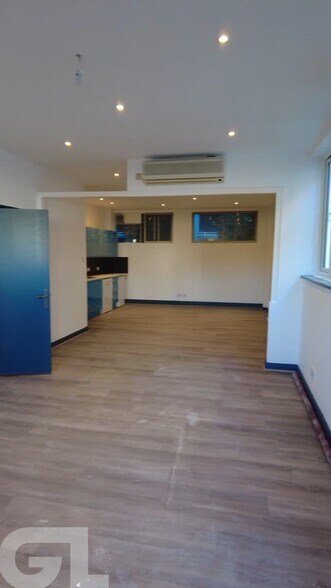 Breasy Pl, London en alquiler - Vídeo de anuncio comercial - Imagen 2 de 11