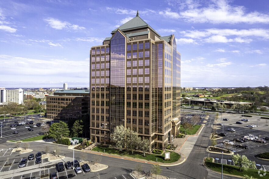 7300 College Blvd, Overland Park, KS en alquiler - Foto del edificio - Imagen 3 de 28