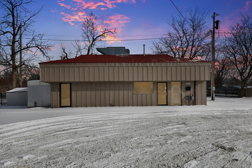 323 S Main St, Eaton Rapids, MI en venta - Foto del edificio - Imagen 2 de 27