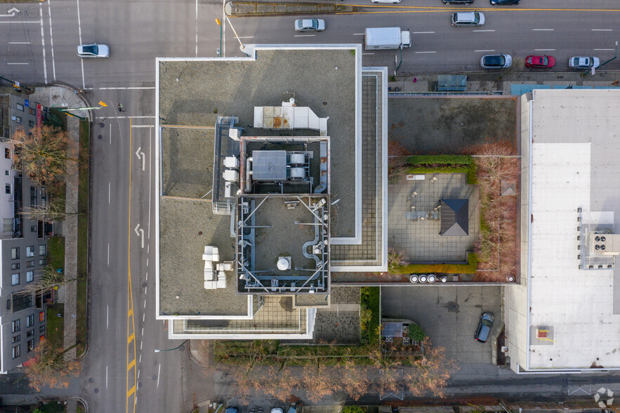 1788 W Broadway, Vancouver, BC en alquiler - Foto del edificio - Imagen 3 de 8