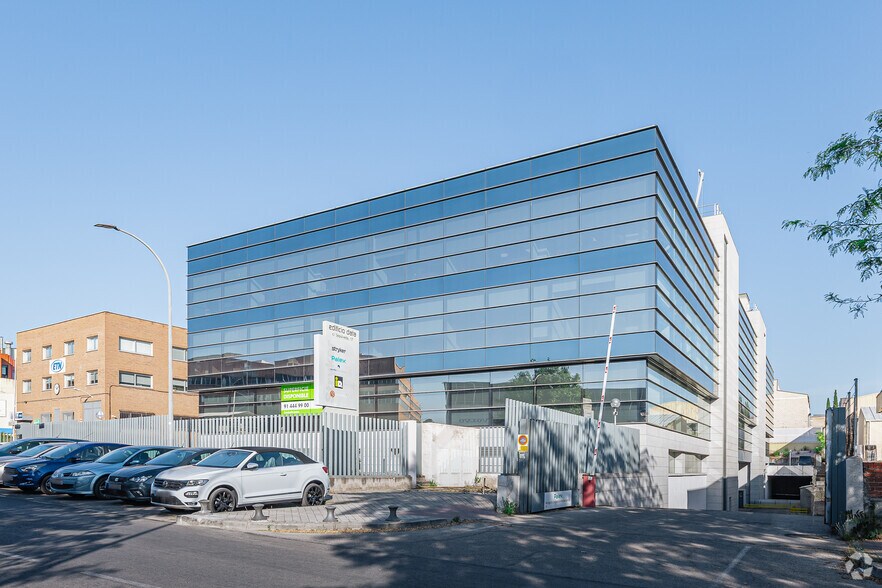 Calle Sepúlveda, 17, Alcobendas, Madrid en alquiler - Foto del edificio - Imagen 2 de 3