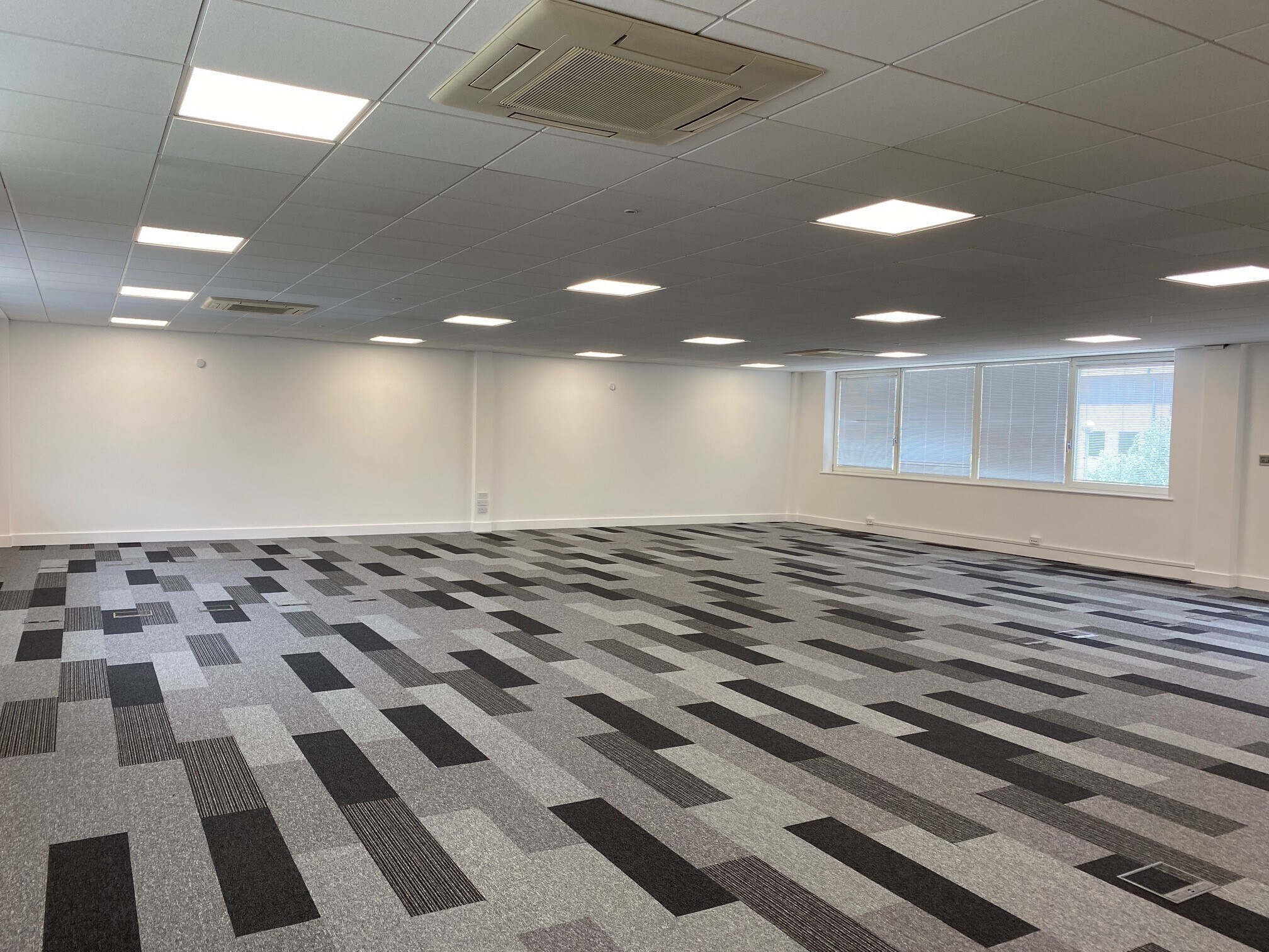 3-3B Opal Dr, Milton Keynes en alquiler Foto del interior- Imagen 1 de 2