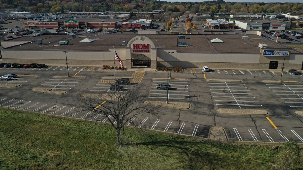 2921 Mall Dr, Eau Claire, WI en alquiler - Foto principal - Imagen 1 de 20