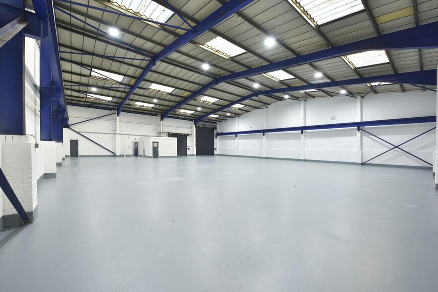 Roundthorn Industrial Estate, Ennis Close, Manchester en alquiler - Foto del edificio - Imagen 2 de 6