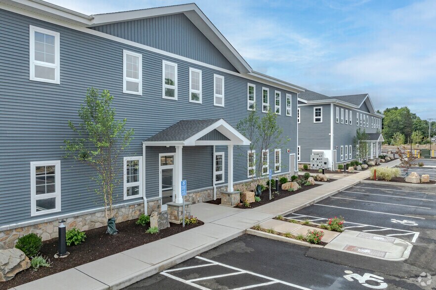 28 Branford Rd, North Branford, CT en venta - Foto del edificio - Imagen 3 de 14