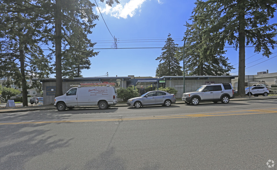 15240 Thrift Av, White Rock, BC en alquiler - Foto del edificio - Imagen 3 de 13