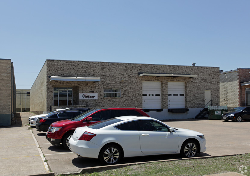 3328 Towerwood Dr, Farmers Branch, TX en alquiler - Foto principal - Imagen 1 de 2