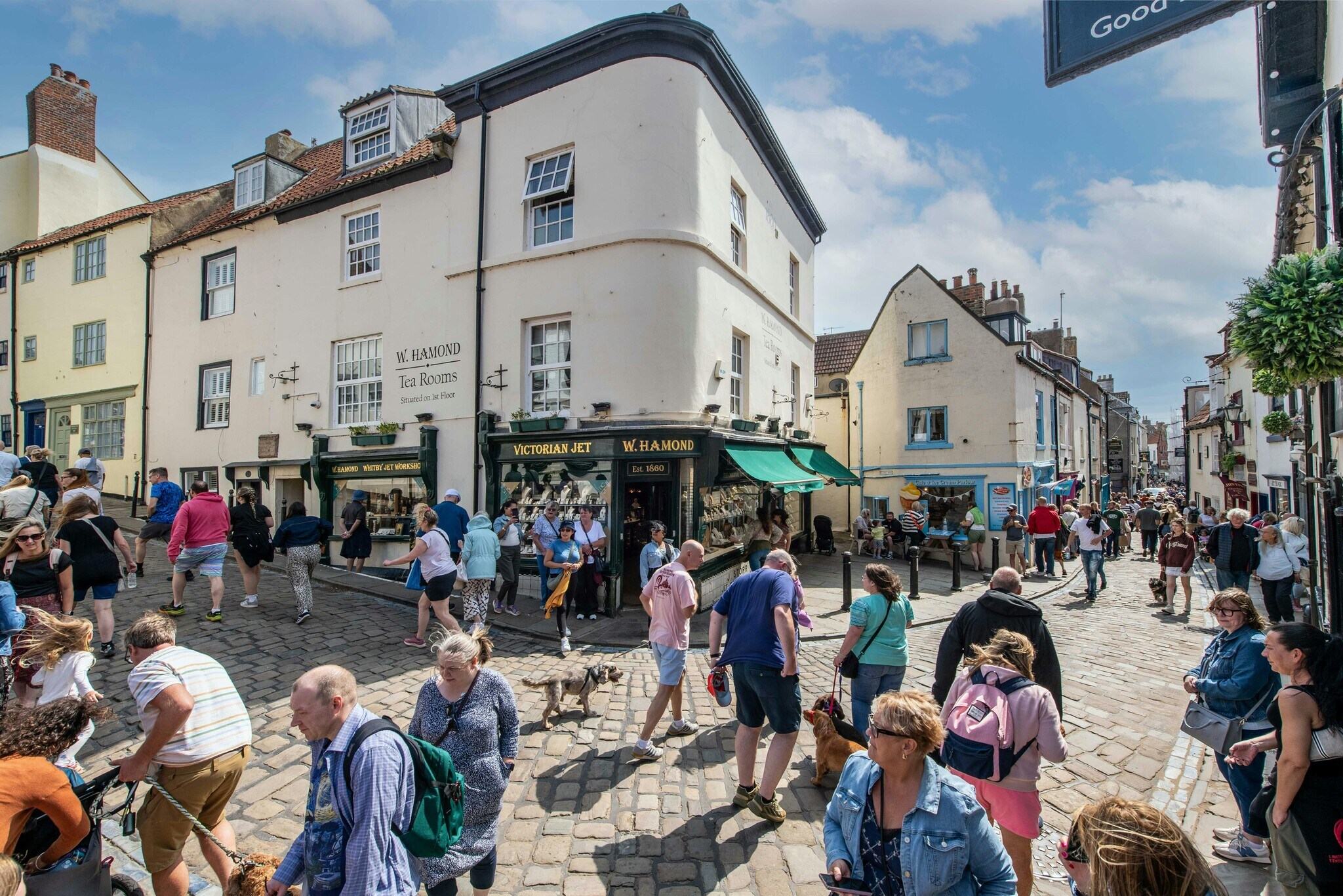 112-113 Church St, Whitby en venta Foto del edificio- Imagen 1 de 14