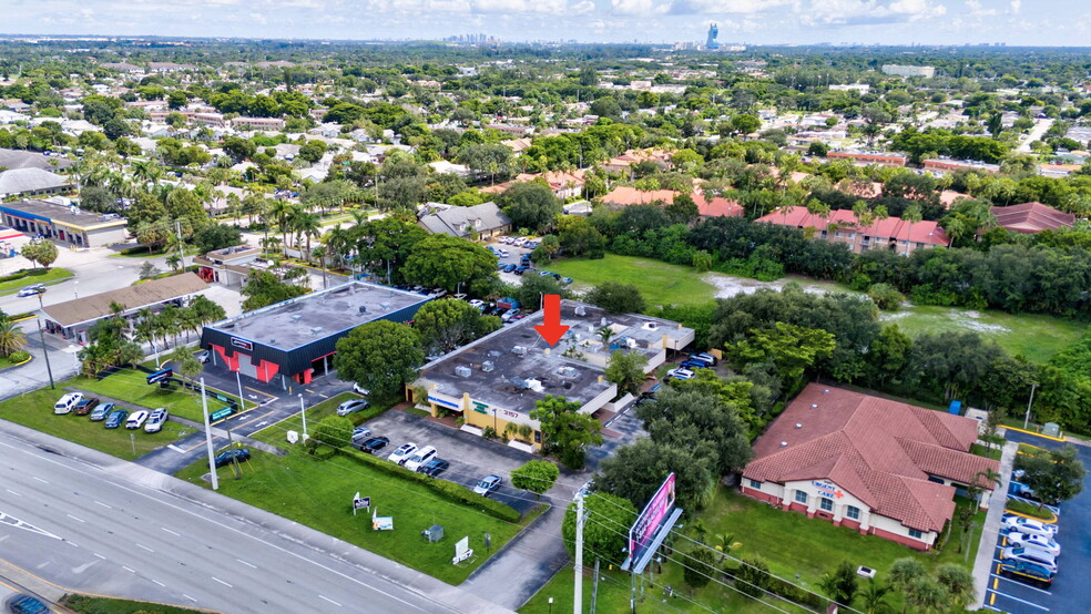 3157 N University Dr, Davie, FL en venta - Foto del edificio - Imagen 3 de 17