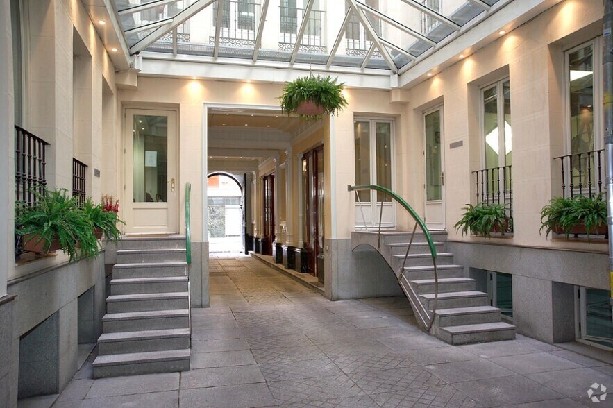 Calle Prim, 19, Madrid, Madrid en venta - Foto del edificio - Imagen 1 de 1