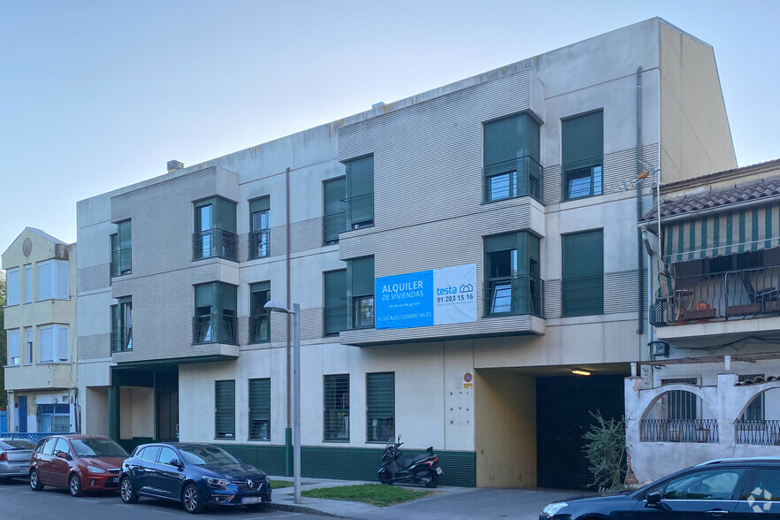 Calle Santo Domingo de Silos, 40, Pinto, Madrid en alquiler - Foto del edificio - Imagen 2 de 2