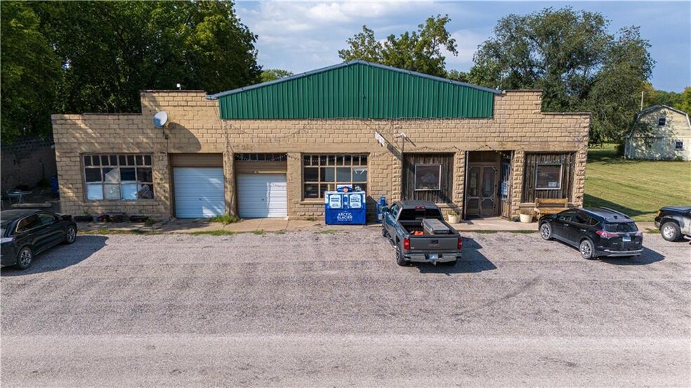 86 3rd St, Moran, KS en venta - Foto principal - Imagen 1 de 52