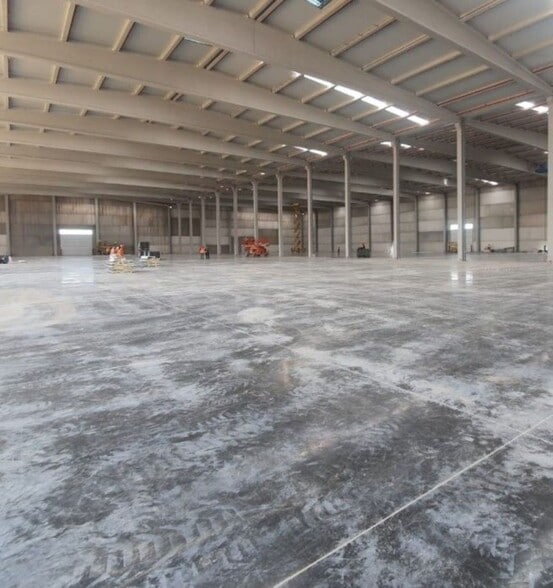 Nave en Dos Hermanas en alquiler - Foto del edificio - Imagen 2 de 9