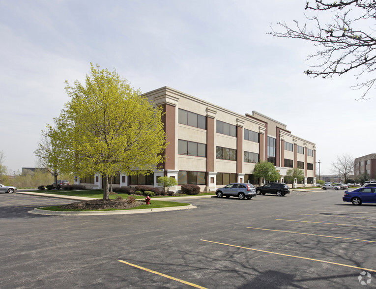 2570 Foxfield Rd, St Charles, IL en alquiler - Foto del edificio - Imagen 2 de 11