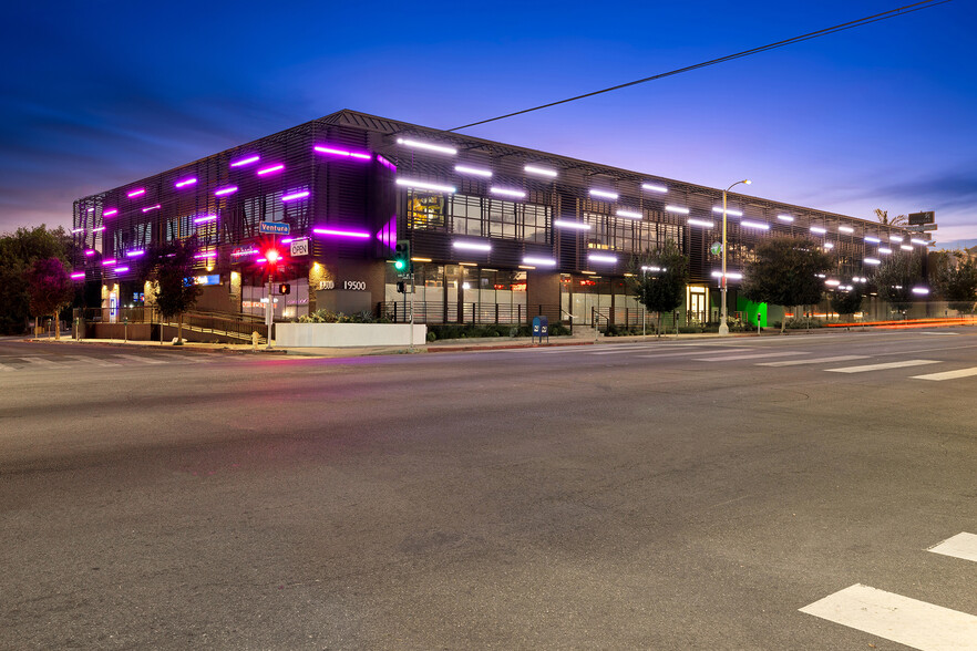 19500-19510 Ventura Blvd, Tarzana, CA en venta - Foto del edificio - Imagen 1 de 20