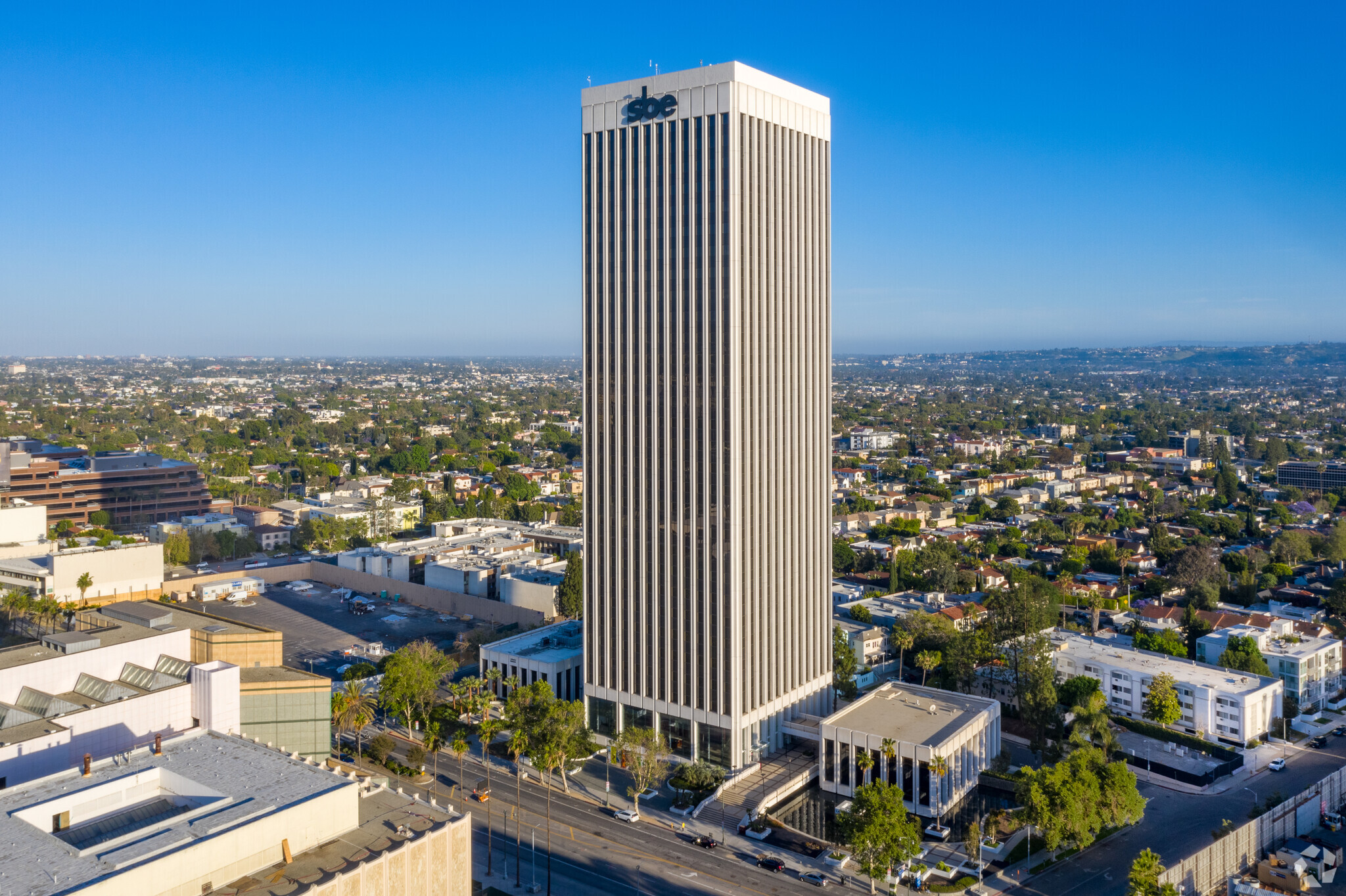 5900 Wilshire Blvd, Los Angeles, CA en alquiler Foto del edificio- Imagen 1 de 7