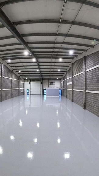 Más detalles de Roundwood Dr, St Helens - Nave en alquiler