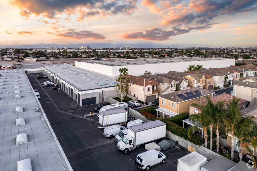 20900-20910 Normandie Ave, Los Angeles, CA en alquiler - Foto del edificio - Imagen 3 de 9